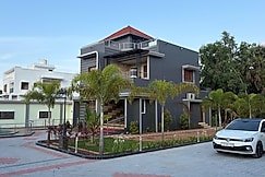 Sky Haven Resort - Private Pool Villa near ECR, Chennai