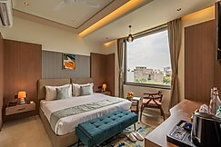 BABA PALACE GUEST HOUSE, Govardhan
