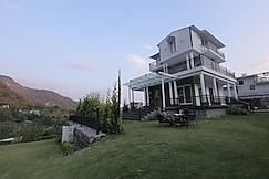 Maktain Glance, Dehradun