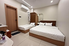 Hotel Shree Maya Comfort Inn, Ujjain