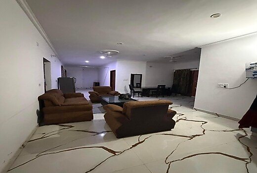 Home stays near Railway Station Airport