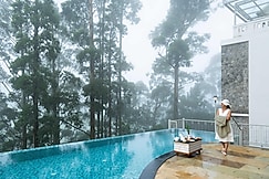 1924 Clock House Munnar, Munnar