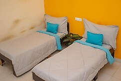Z Express Agora (Men Only), Pune