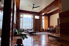 HariKishanNiwas Naggar, Manali