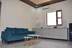 Batohi Inn| Premium 1BHK Nest, Lucknow