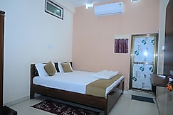 Hotel SR INN, Ayodhya