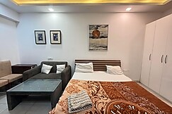 Meadow suites Luxulury space, Noida