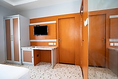 Hotel Nandanwan Resto and Bar, Malsiras