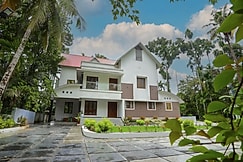 Luxury homestay 1BHK in Ernakulam by Homeyhuts A, Cochin