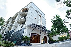 Raphilhin Business Hotel, Malappuram