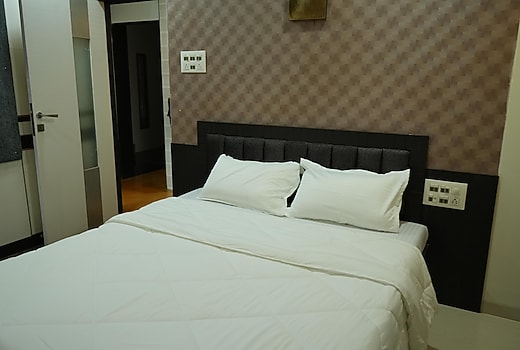 Grandparent's House | Elegant Home Away From Home