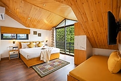 ELIVAAS Kosh Villa Pinevale | 2 BHK Villa With Pool Table, Solan