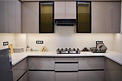 The Golden Retreat | LUXE | 3BHK |, Dehradun