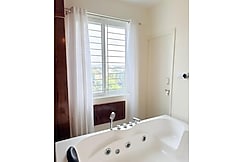 Romantic 1 bhk with private jacuzzi, Bangalore