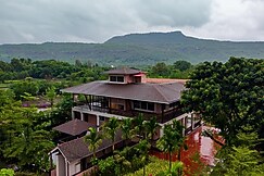 ELIVAAS Aaraa 4 BHK Luxury Vila with Pool & Home Theatre, Karjat
