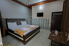 Omji Niwas - Kalyan Keshar Dham, Vrindavan
