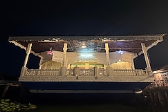Experience Magic of Kashmir Our Luxury Houseboat, Srinagar