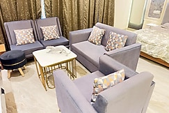 Vistara Stay With balcony Gaur City Centre, Greater Noida