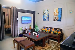 The Gracious Loft Rest Relax Reconnect 2bhk, Jaipur