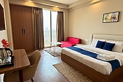 SkyHigh Stays Omaxe ITC, Greater Noida