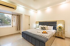 Homlee White House 3BHK Parking Max Hospital Saket, Delhi
