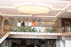 HOTEL CRYSTAL PALACE, Sultanpur