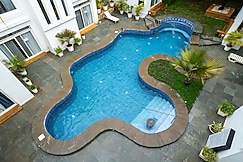 Staymaster Taram | 4BR with Pool Near Candolim Beach, Goa