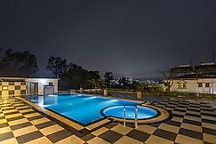 Treebo Jeevan Village Resort With Swimming Pool & Mountain View, Wai