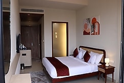 saffon hotel, Dera bassi