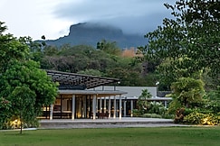 ama Stays & Trails-Casa Riviere, Karjat, Karjat
