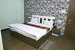 UDAYHOTEL, Malihabad