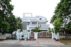Sriee sivasudha guest house, Devakottai
