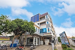 Sapthami Luxury Rooms, Guntur