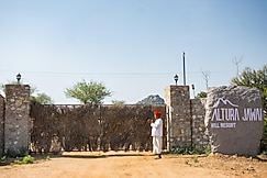 Alutra Jawai Hill Resort, Falna