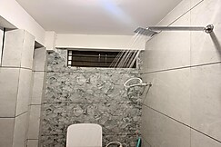 Vinayak Homestay Spacious City Centre AC Room, Ujjain