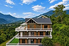 ELIVAAS signature Secret Escape Maharaj | Luxury Room with Private Balcony, Hill Views, Kandaghat