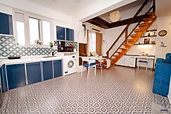 Dishney Den | LUXE Attic with Private Terrace-Mountain View, Goa