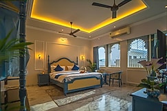 The Aravali Terrace | Luxury Stay with Jacuzzi | City Centre Udaipur, Udaipur