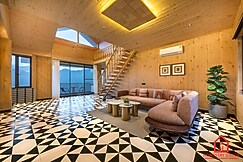 The Menifest 3BHK Penthouse Jacuzzi AC By Homestay Daddy, Solan