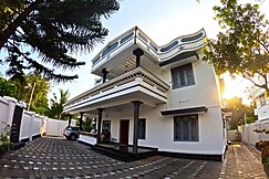 House of Fursat | 550m from Odayam Beach | Villa-HomeStay, Varkala