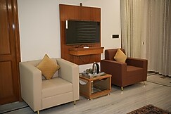 96,97. Gyan vihar, Jaipur