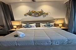 The Midnight Suite, Noida