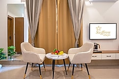 Hotel Saffron Stays, Noida