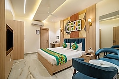 Treebo Velvet, Prayagraj