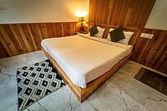 The Mountain Hideout Cafe & Home Stay, Banjar