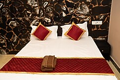 AQUORA POOL STAYS, Auroville