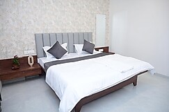 Archit 3Bhk spacious service apartment, Trimbak