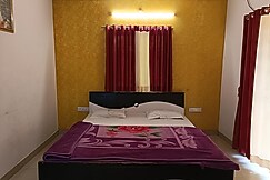 Peaceful Home A Cozy Getaway in Mahabaleshwar, Wai