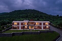 SaffronStays Serenity Cascade, Koyananagar
