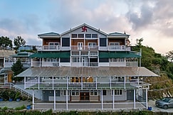 SaffronStays Land's Own, Lansdowne